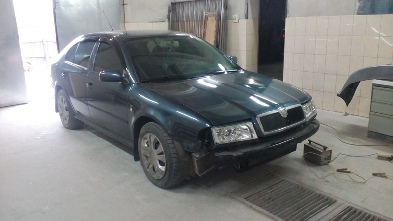 Корректоры фар передних Skoda Octavia Тур хетчбек 2006 р.  1.0 л бензин Чернігів