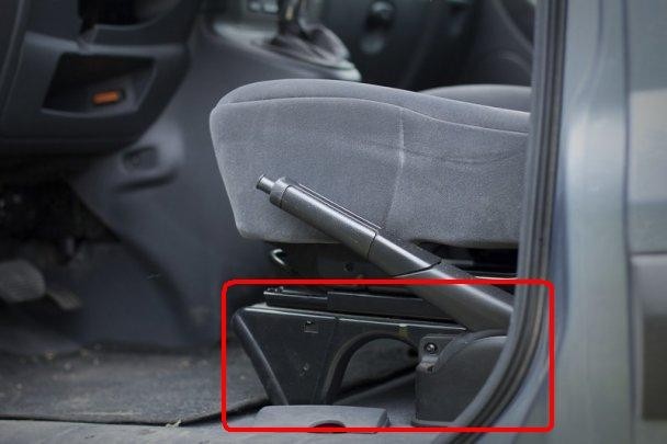 Крепления сиденья Citroen Jumpy 2009 г.  2.0 л дизель Ровно