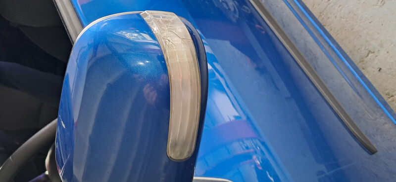 Повторитель поворота левый Toyota Auris  2010 хэтчбек 1.6 Бензин 