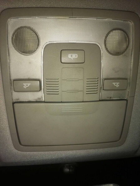 Плафон освещения салона Kia Ceed  2008 хэтчбек 1.6 Бензин 