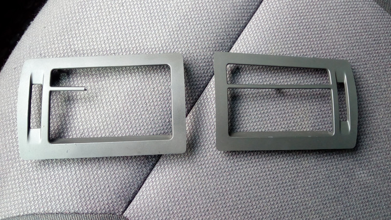 Решетка дефлектора печки фронтальная правая и левая Opel Zafira B  2007 универсал 1.9 Дизель Очаков