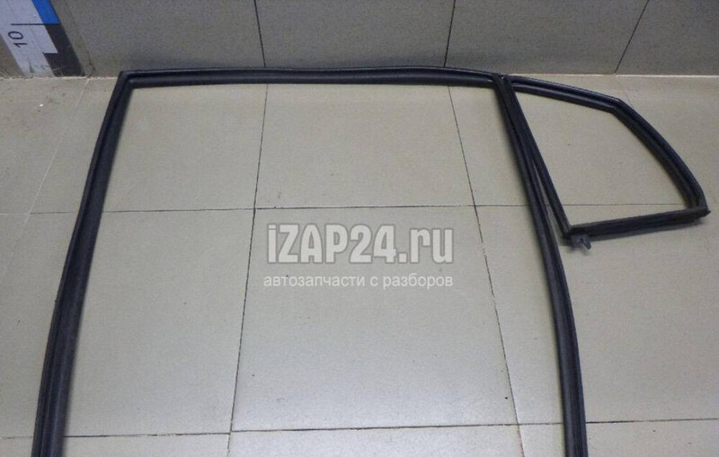 Уплотнитель резиновый для стекла правой задней двери Kia Rio 2  2008 хэтчбек 1.5 Бензин Киев