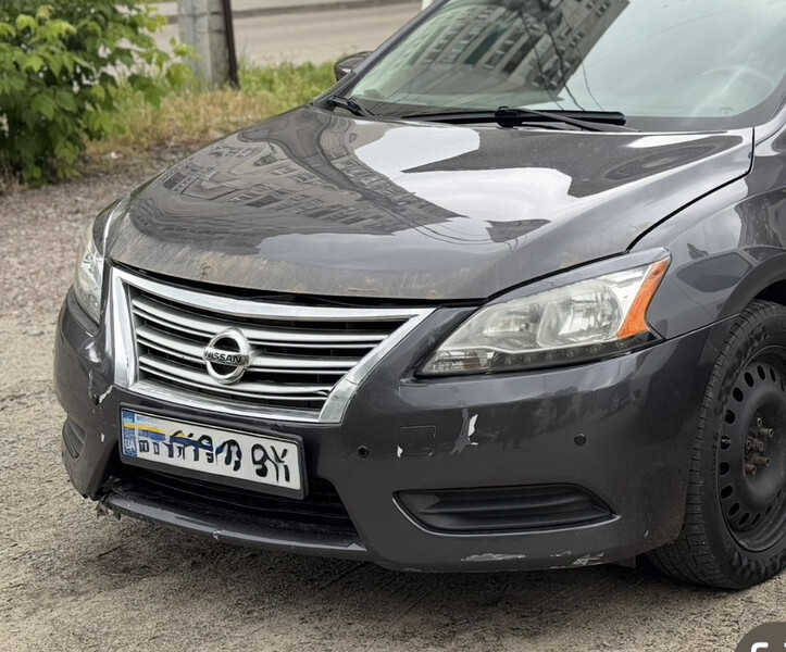Решетка переднего бампера Nissan Sentra  2015 1.8 Бензин Харьков