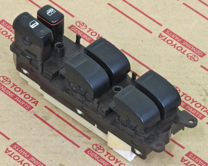 Блок керування комфортом 84820-60110   Toyota Land Cruiser