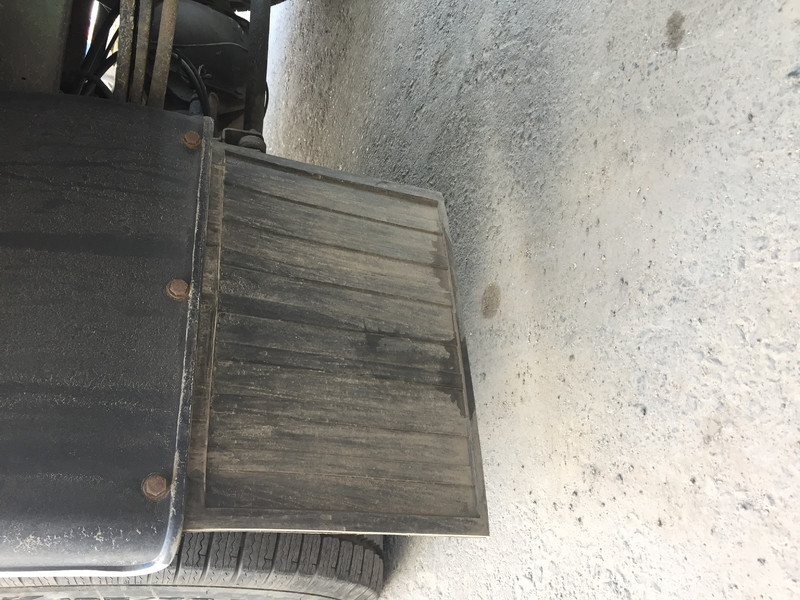 Бризговик задній правий Mercedes-Benz 413  2005 2.2 Дизель Боярка