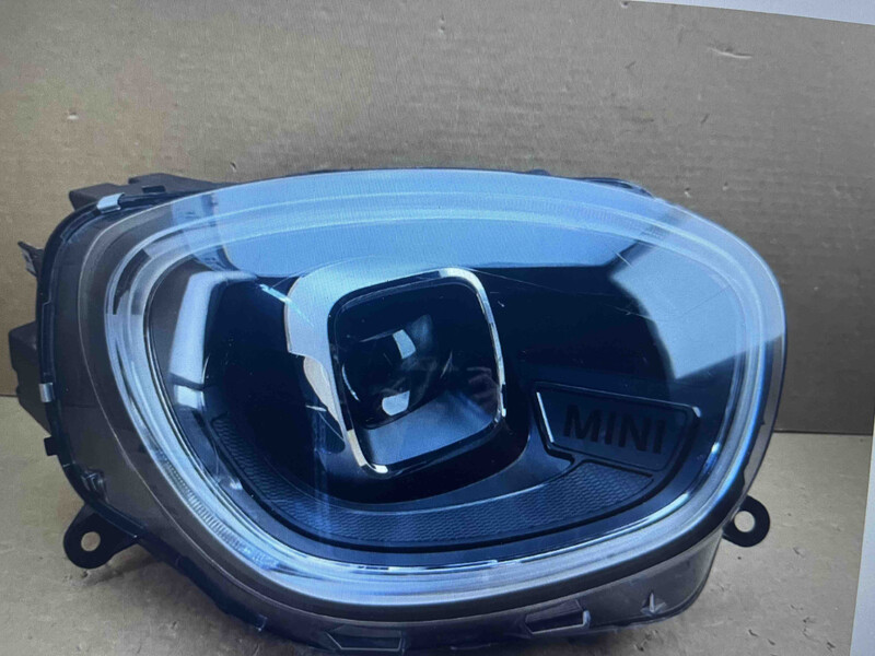 Фара права MINI Countryman  2022 хетчбек 2.0 Бензин 