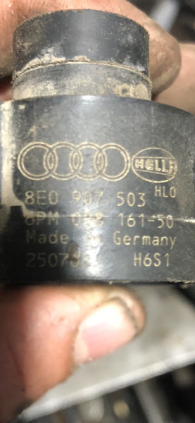 Датчик уровня кузова задний левый 8E0907503   Audi A4, Audi A6, Audi A6 allroad quattro, Porsche Cayenne, Volkswagen Phaeton, Volkswagen Touareg