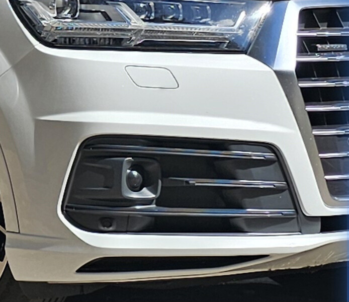 Бампер передний голый Audi Q7  2016 универсал 3.0 Дизель Харьков