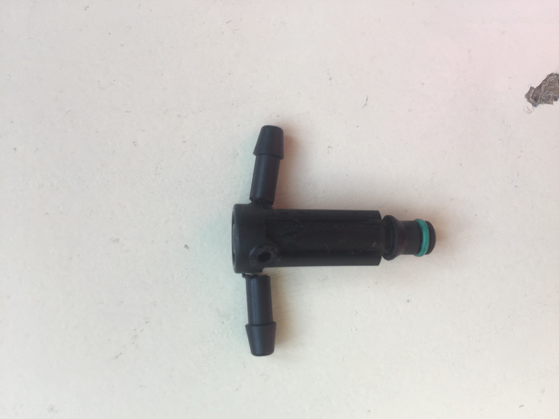 Штуцер форсунки Citroen Berlingo  2008 1.6 Дизель Саврань