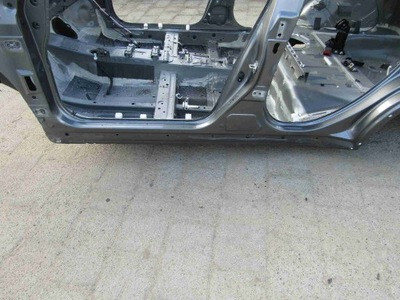 Поріг кузова лівий Nissan Juke F15 2015 хетчбек 1.6 Бензин 