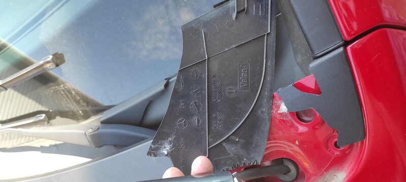 Жабо левой стороны Mercedes-Benz B-Class  2008 хэтчбек 1.7 Бензин 