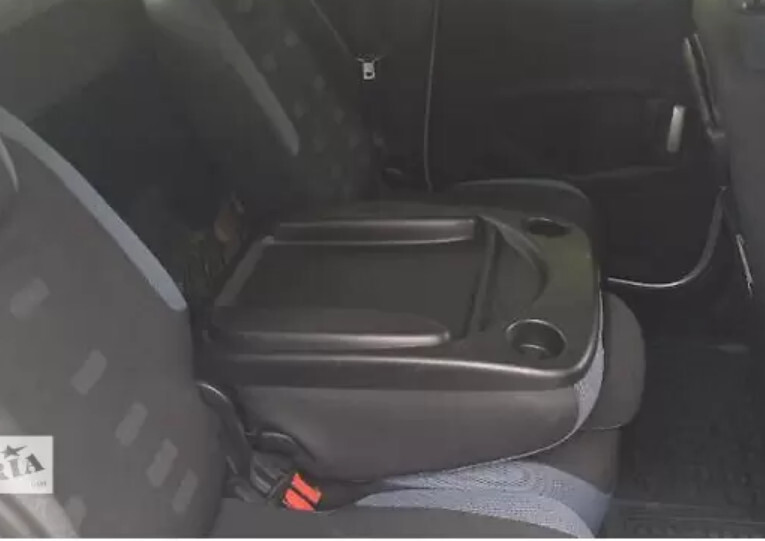 Спинка сиденья (накладка на зад сидуху пластик) 8898 RW   Citroen Berlingo