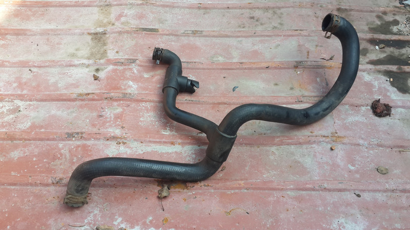 Патрубок радиатора 1HM121101   Volkswagen Golf