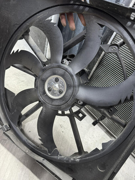 Вентилятор радіатора Toyota Camry  2021 2.5 Бензин 