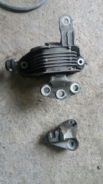 Кронштейн опоры двигателя Chevrolet Cruze  2011 хэтчбек 1.8 Бензин Киев