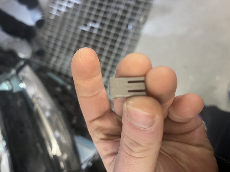 Запобіжники Nissan Rogue  2023 2.0 Бензин 