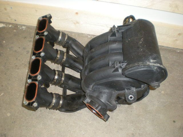 Коллектор впускной 06B133213T   Audi A4