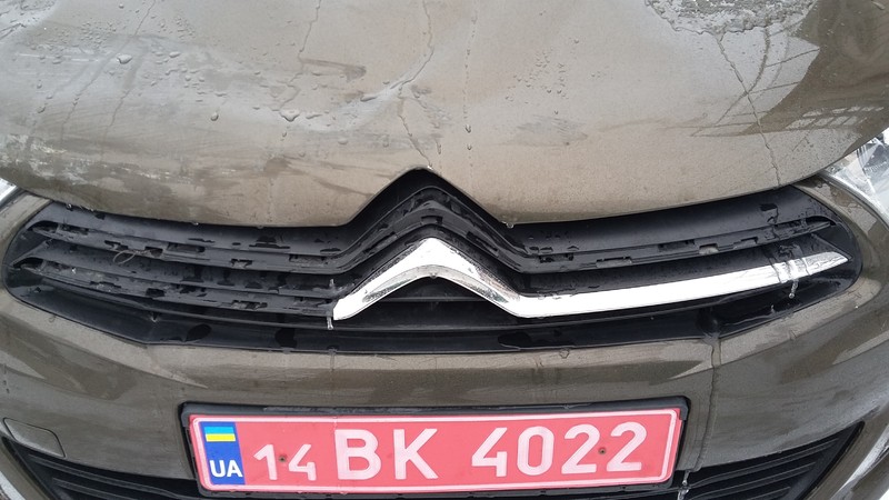Рішотка на бампер Citroen C4 хетчбек 2013 р.  1.6 л дизель Рівне