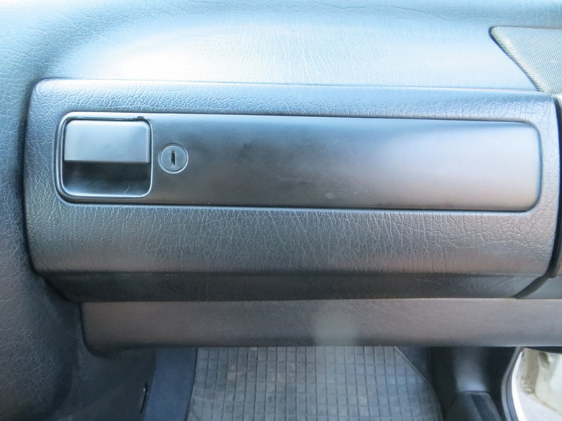 Кришка бардачка Volkswagen Vento 1992 р.  1.8 л бензин Козятин