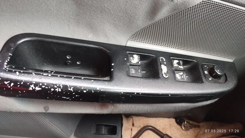 Блок кнопок стеклоподъемника Volkswagen Golf 5  2004 хэтчбек 1.6 Бензин Днепр