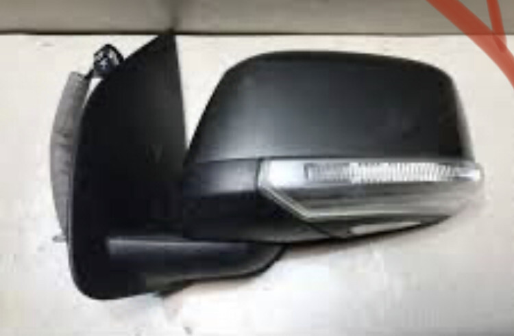 Зеркало правое с поворотником, подсветкой и приводом Nissan Pathfinder R51  2012 2.5 Дизель 