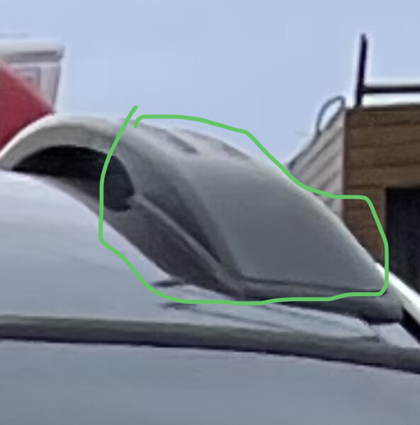 Накладка крыши BMW X6  2010 3.0 Дизель Ровно