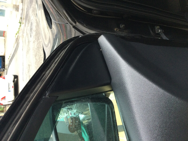 Пластиковая внутренняя накладка передней левой двери Nissan Qashqai  2007 2.0 Бензин 