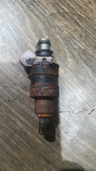 Форсунка Toyota Corolla  1985 