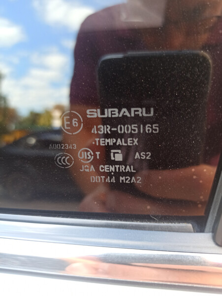 Скло задніх правих дверей Subaru Forester  2013 