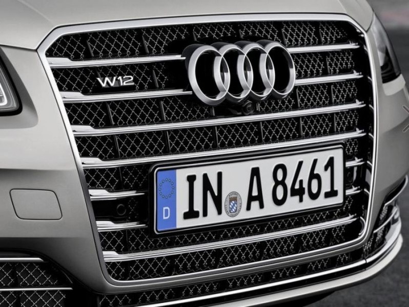 Решетка радиатора Audi A8 D4 2016 г.  3.0 л бензин Белая Церковь