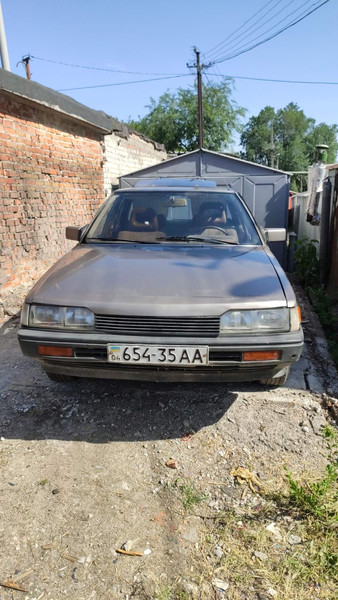 Поворотник левый Mitsubishi Galant  1987 2.0 Бензин Днепр