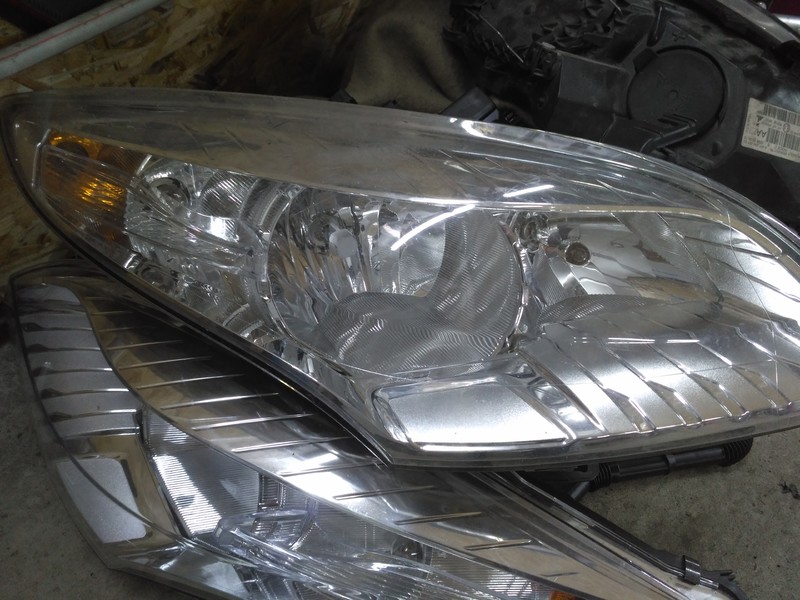 Основная фара в сборе 260100017R   Renault Megane