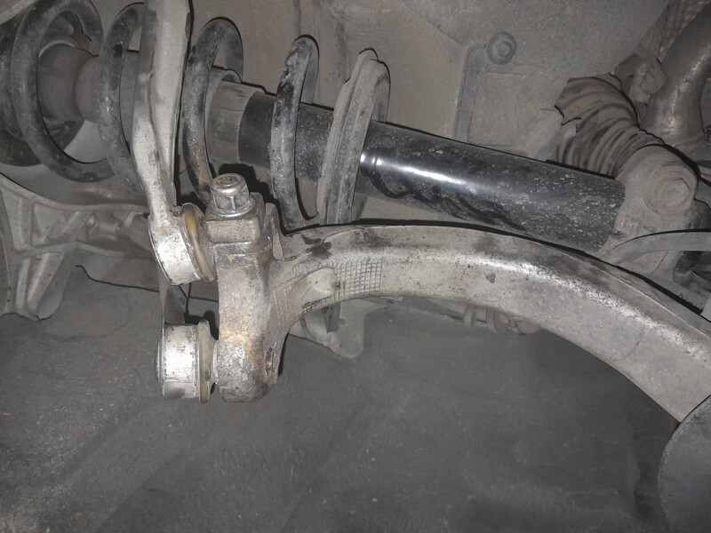 Поворотный кулак левый Audi A4 allroad quattro  2015 универсал 2.0 Дизель Смела