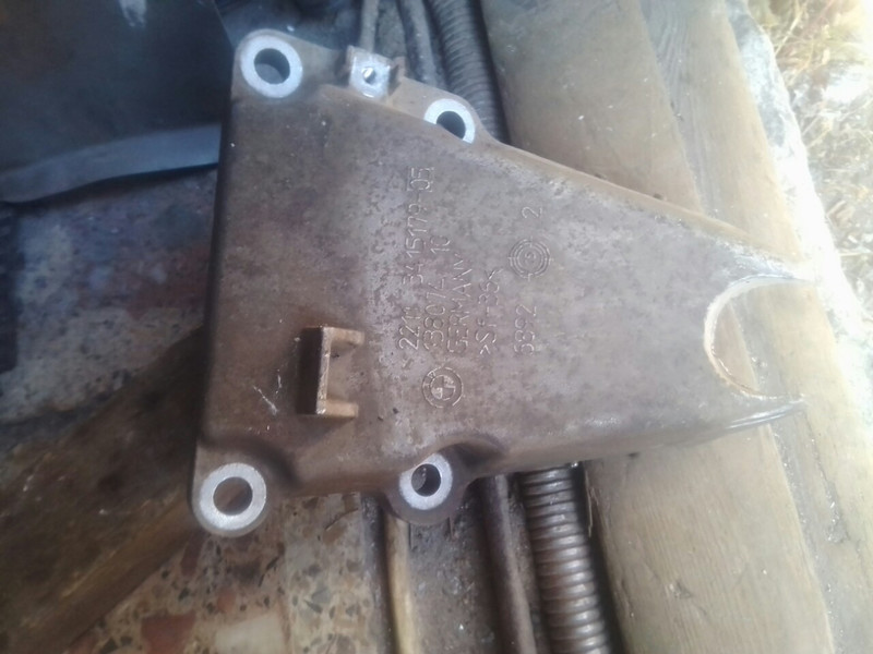 Кронштейн двигуна BMW X3 E86  2007 2.5 Бензин 