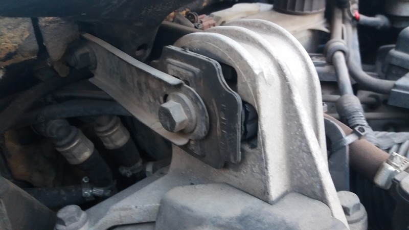 Сайлентблоки распорки стаканов Volvo S80  2000 2.0 Бензин 