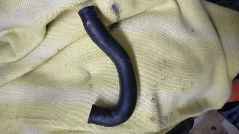 Патрубок теплообмінника Kia Cee`d хэтчбек 2008 г.  1.6 л дизель Ровно