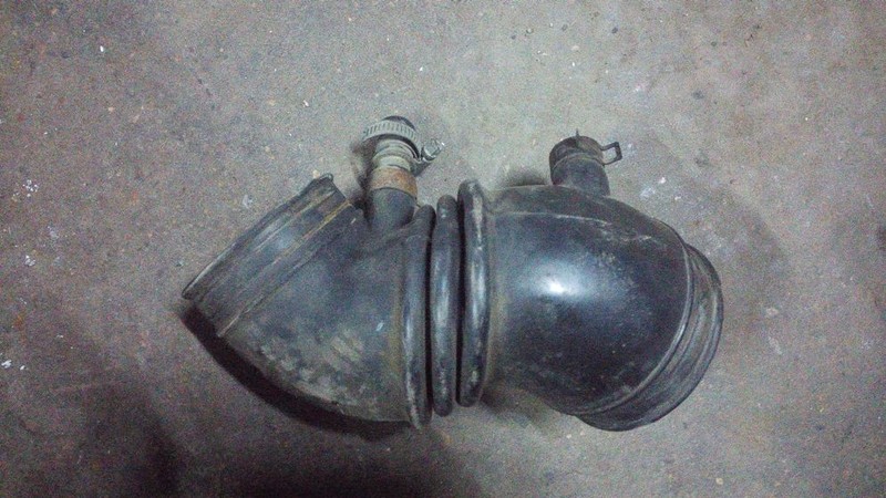 Дроссельный патрубок Nissan Bluebird  1989 2.0 Бензин Одесса