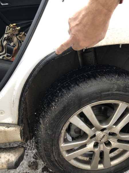 Уплотнитель задней правой колесной арки Skoda Yeti  2012 универсал 2.0 Дизель Винница