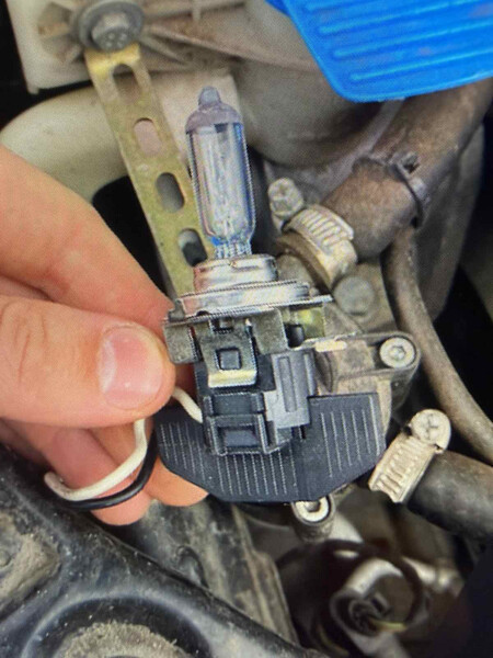 Патрончик на фару ближний свет можно целый Volkswagen Jetta 6  2013 2.0 Дизель Измаил