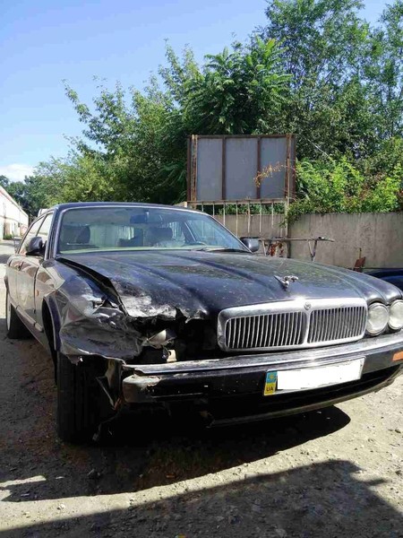 Капот, крыло правое, бампер, фары (фара) правая Jaguar XJ8  1998 4.0 Бензин Днепр