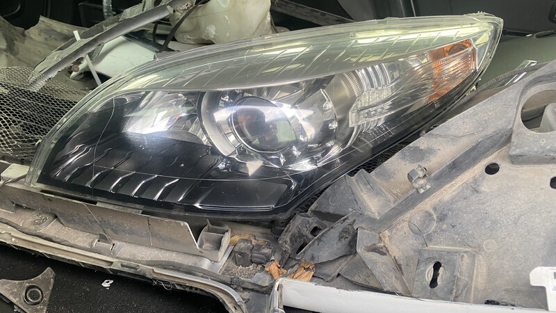 Фара передняя Renault Megane 3 универсал 2012 г.  1.5 л дизель Житомир