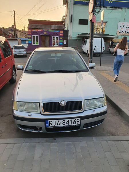 Капот Skoda Octavia Tour хэтчбек 2002 г.  1.8 л бензин Черкассы