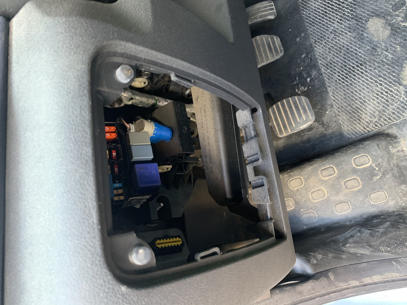 Пластик салона Opel Vivaro  2016 1.6 Дизель Коростень