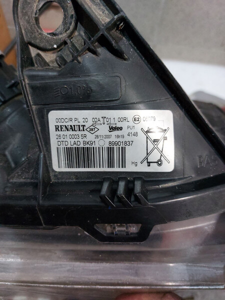 Передняя права фара Renault Laguna  2007 1.5 Дизель 