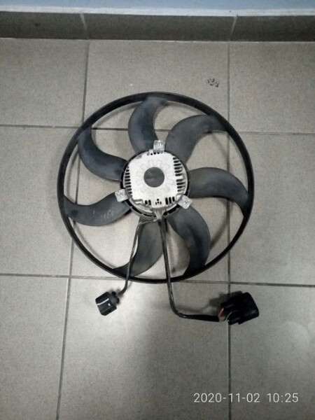 Вентилятор радиатора Volkswagen Passat b7 2012 г.  2.5 л бензин Киев