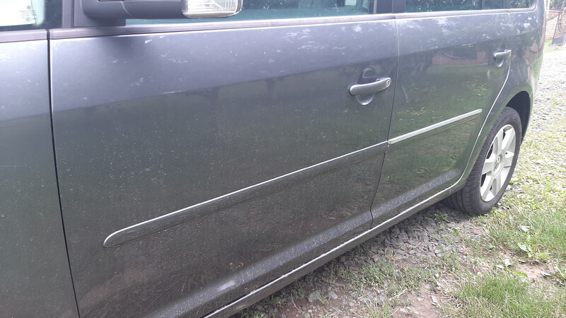 Молдинг двери Volkswagen Touran  2007 универсал 1.4 Бензин Луцк