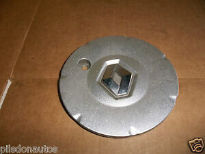 Центральный колпак на диск Renault Laguna 2  2006 універсал 2.0 Бензин 