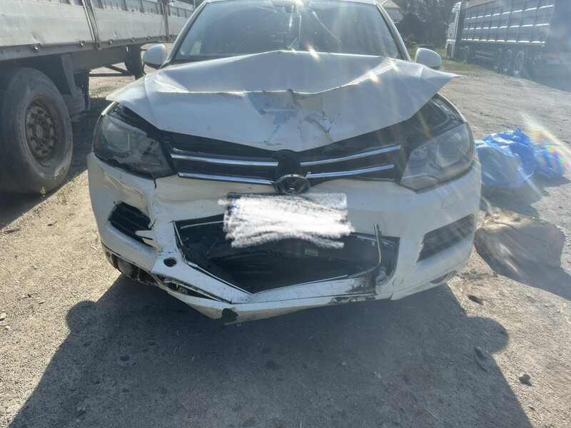 Капот Volkswagen Touareg  2011 3.0 Дизель 