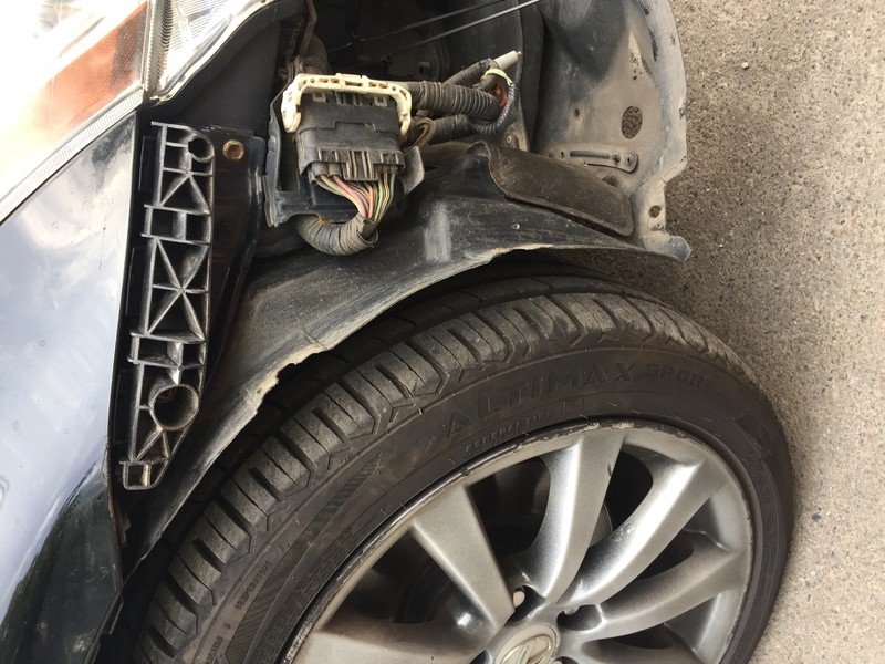 Подкрылки передние Lexus IS 2008 г.  2.5 л бензин Киев