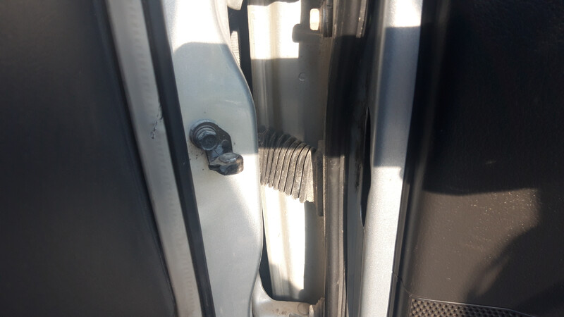 Ограничитель передней правой двери Chevrolet Aveo  2008 1.5 Бензин Днепр